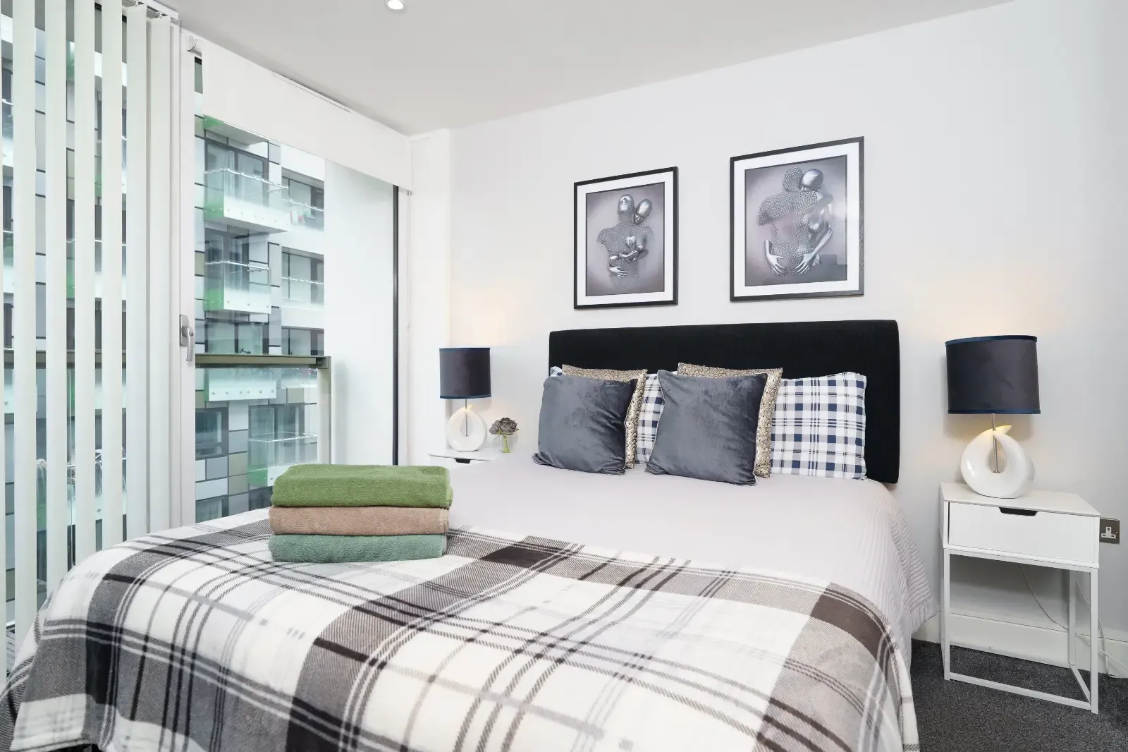 Millharbour Apartment in 38 Millharbour, E14 9JT - Property image 4 - VivreStays