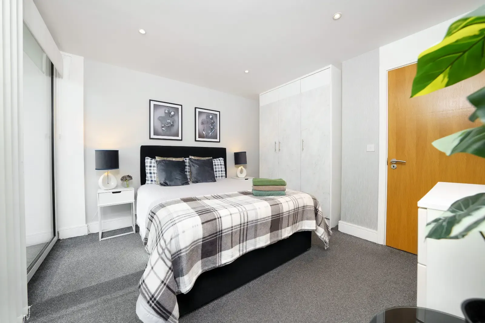 Millharbour Apartment in 38 Millharbour, E14 9JT - Property image 3 - VivreStays