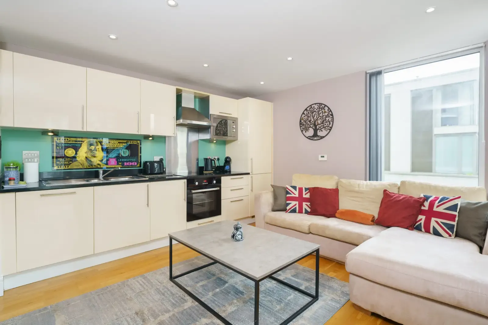 Millharbour Apartment in 38 Millharbour, E14 9JT - Property image 10 - VivreStays