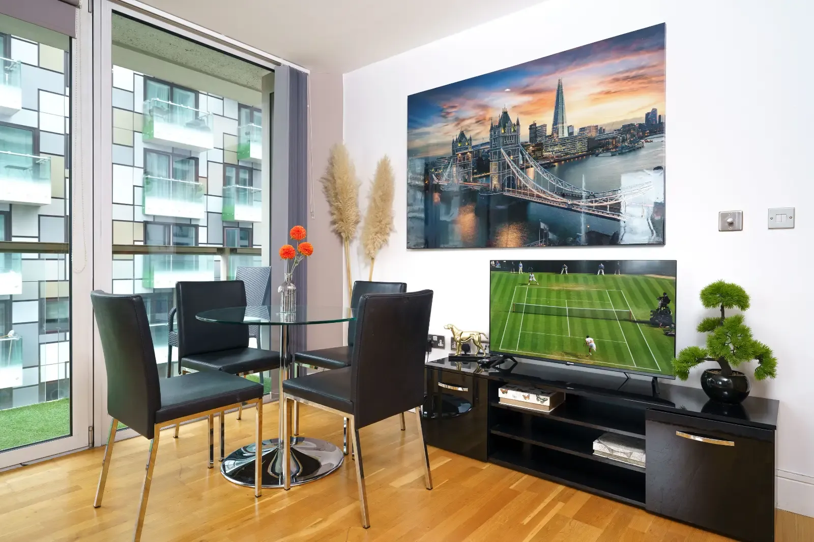 Millharbour Apartment in 38 Millharbour, E14 9JT - Property image 11 - VivreStays