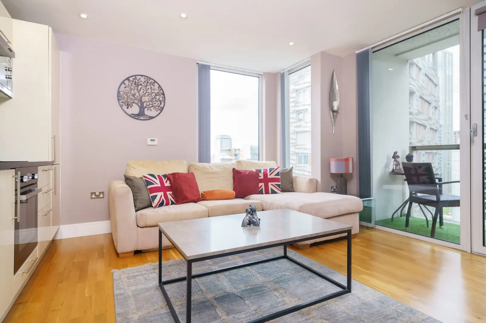 Millharbour Apartment in 38 Millharbour, E14 9JT - Property image 12 - VivreStays