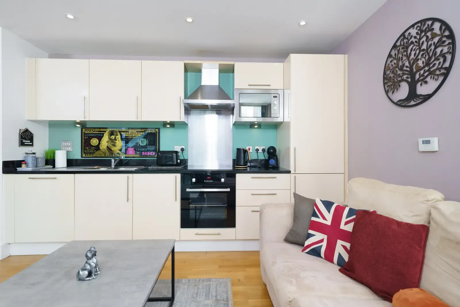 Millharbour Apartment in 38 Millharbour, E14 9JT - Property image 15 - VivreStays