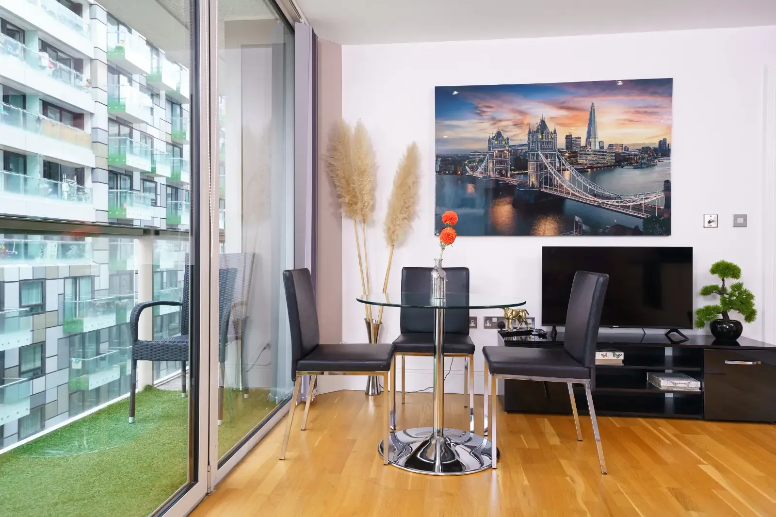 Millharbour Apartment in 38 Millharbour, E14 9JT - Property image 14 - VivreStays