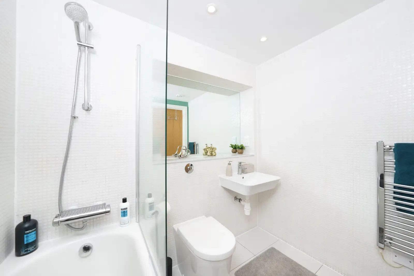 Millharbour Apartment in 38 Millharbour, E14 9JT - Property image 17 - VivreStays