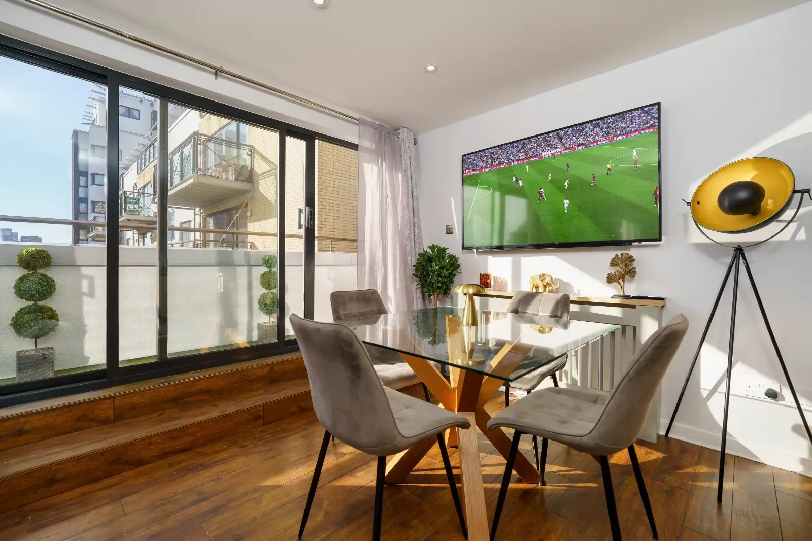 View River Penthouse Apartment in 60 Westferry Road, Tower Hamlets, London, E14 8LN, United Kingdom River Penthouse Apartment in 60 Westferry Road, Tower Hamlets, London, E14 8LN, United Kingdom - Property image 16 - VivreStays
