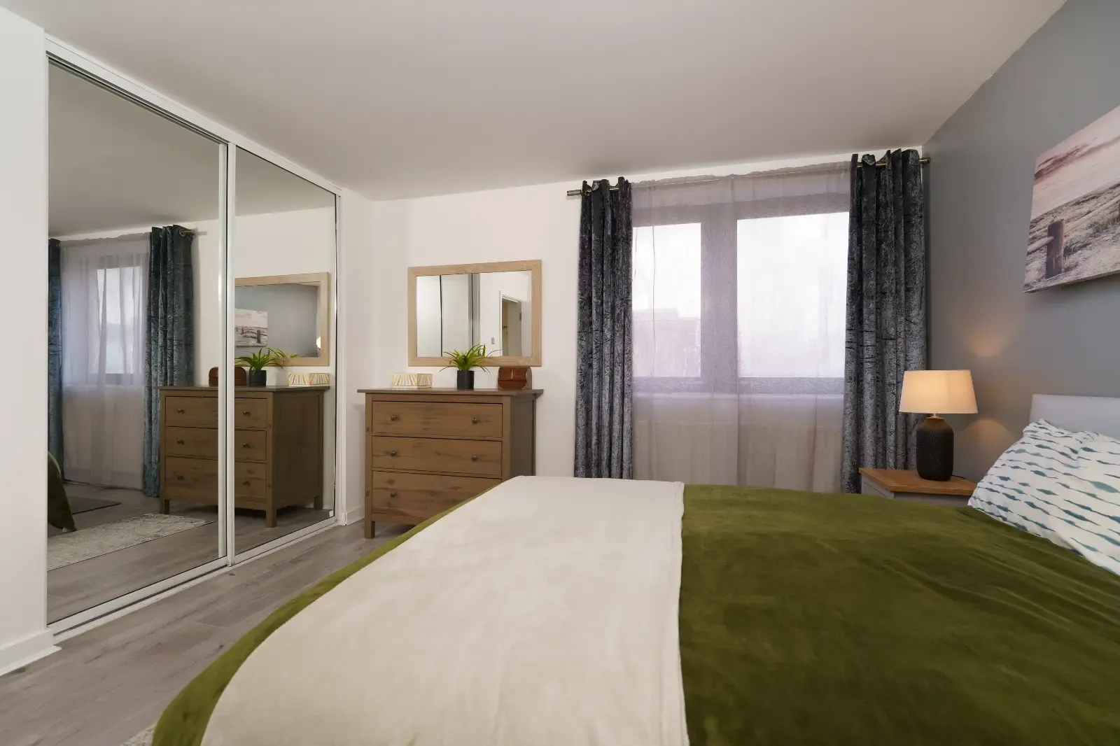 Ocean Wharf Apartment in 60 Westferry Road, E14 8LN - Property image 3 - VivreStays