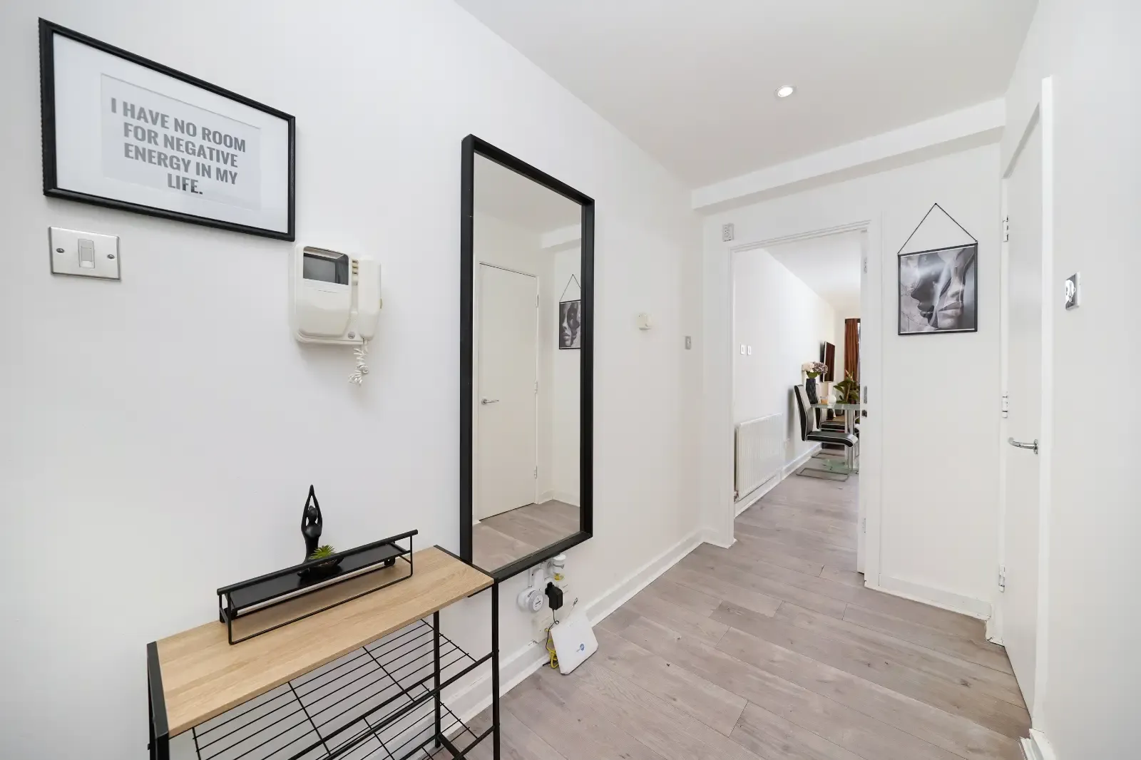Ocean Wharf Apartment in 60 Westferry Road, E14 8LN - Property image 10 - VivreStays