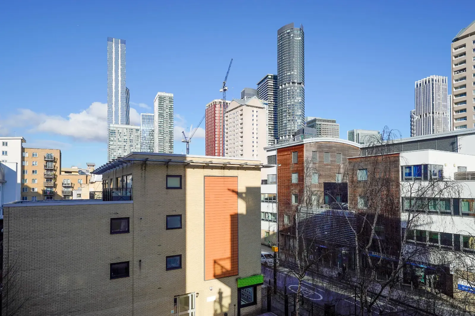 Ocean Wharf Apartment in 60 Westferry Road, E14 8LN - Property image 16 - VivreStays