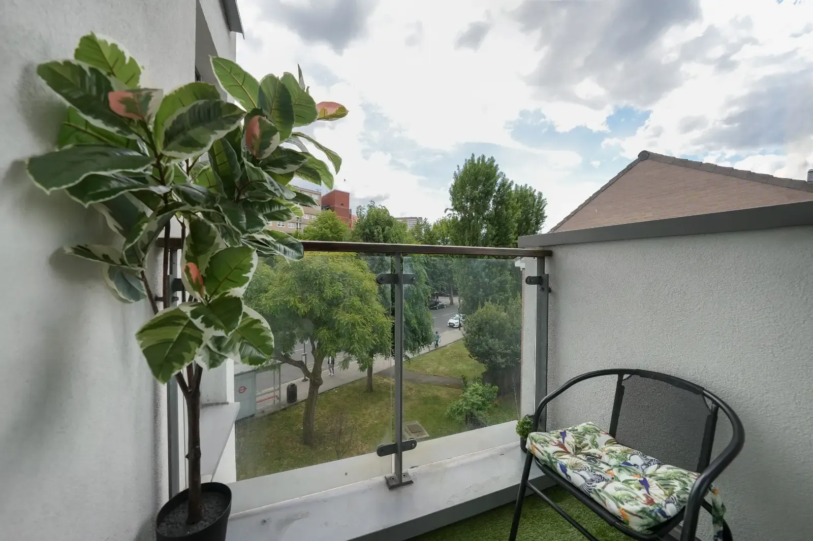 View Queen of the Isle Apartment in E14 3NY, London, Greater London, England, United Kingdom Queen of the Isle Apartment in E14 3NY, London, Greater London, England, United Kingdom - Property image 13 - VivreStays