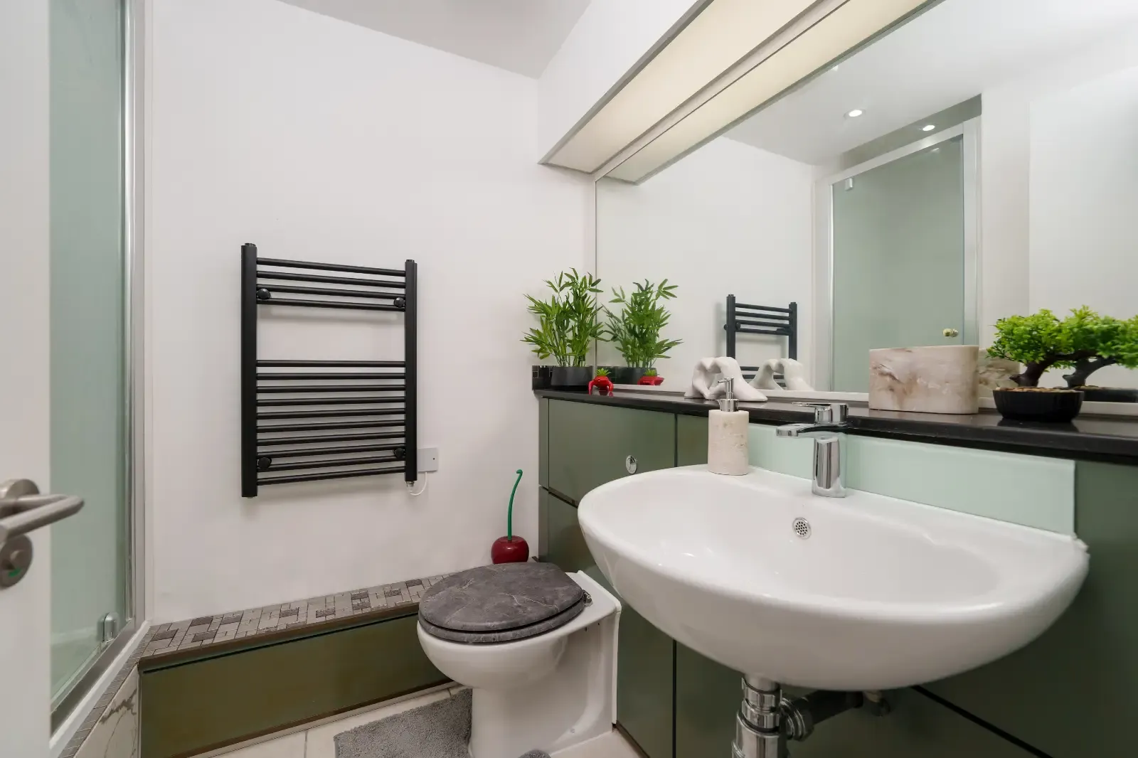 View Queen of the Isle Apartment in E14 3NY, London, Greater London, England, United Kingdom Queen of the Isle Apartment in E14 3NY, London, Greater London, England, United Kingdom - Property image 22 - VivreStays