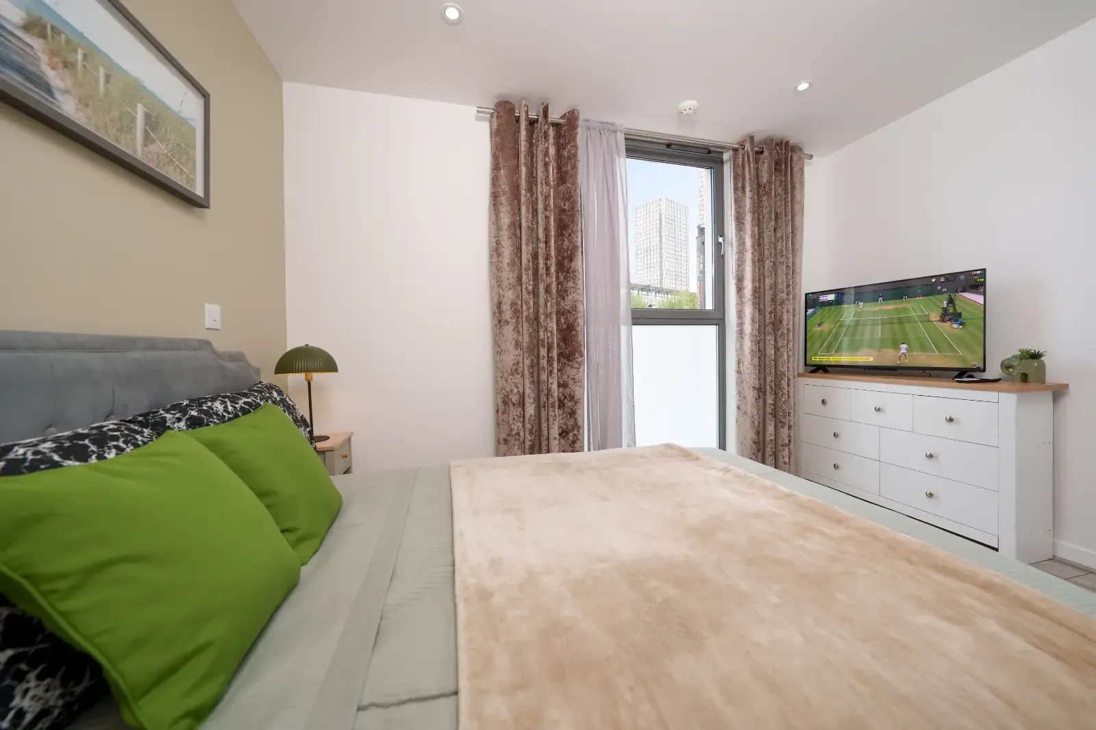 View Queen of the Isle Apartment in E14 3NY, London, Greater London, England, United Kingdom Queen of the Isle Apartment in E14 3NY, London, Greater London, England, United Kingdom - Property image 25 - VivreStays