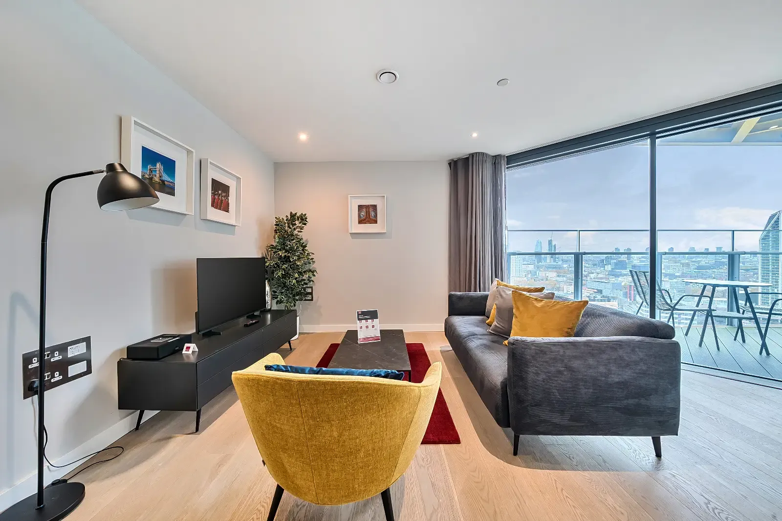 Churchyard Row  - 1 Bed in 9 Churchyard Row, Southwark, London, SE11 4FE, United Kingdom - Property image 2 - VivreStays