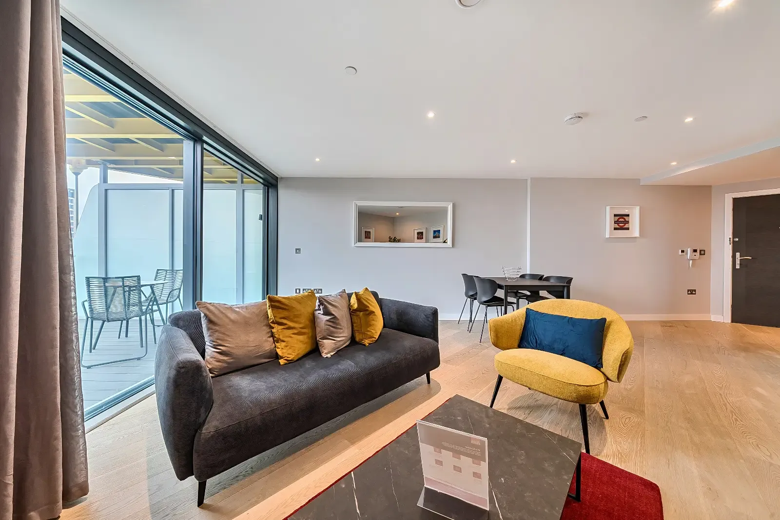 Churchyard Row  - 1 Bed serviced apartment - London - VivreStays