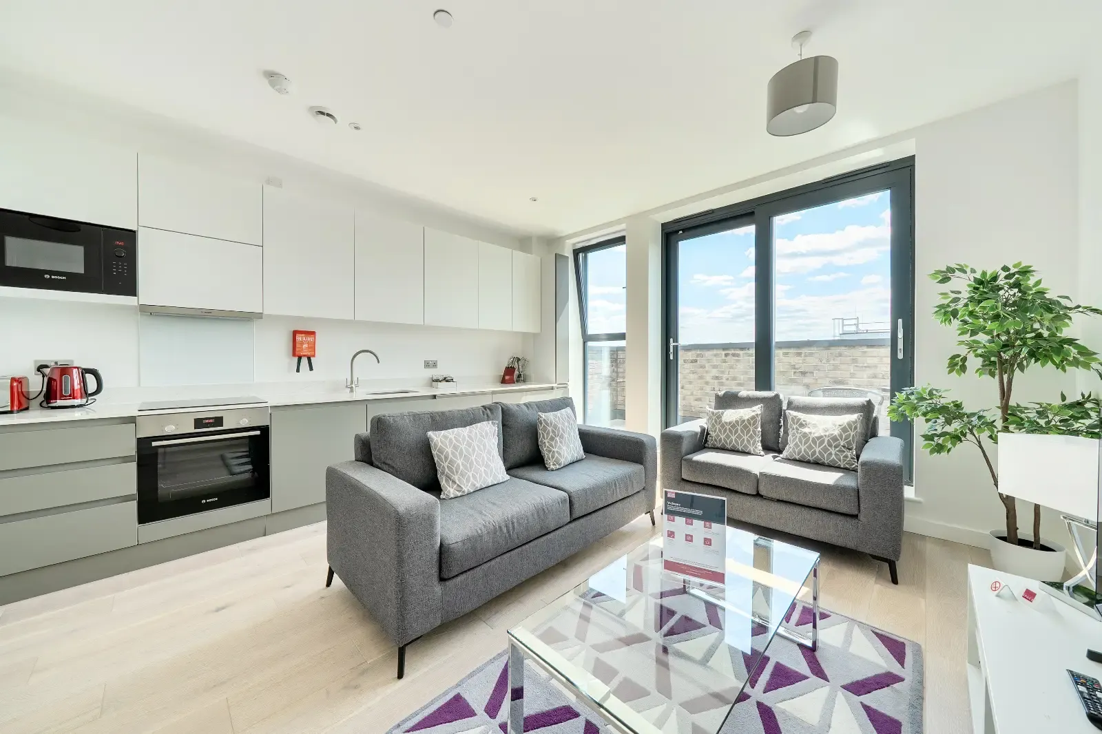 View Caroline Street - 3 Bed Caroline Street - 3 Bed serviced apartment - London - VivreStays