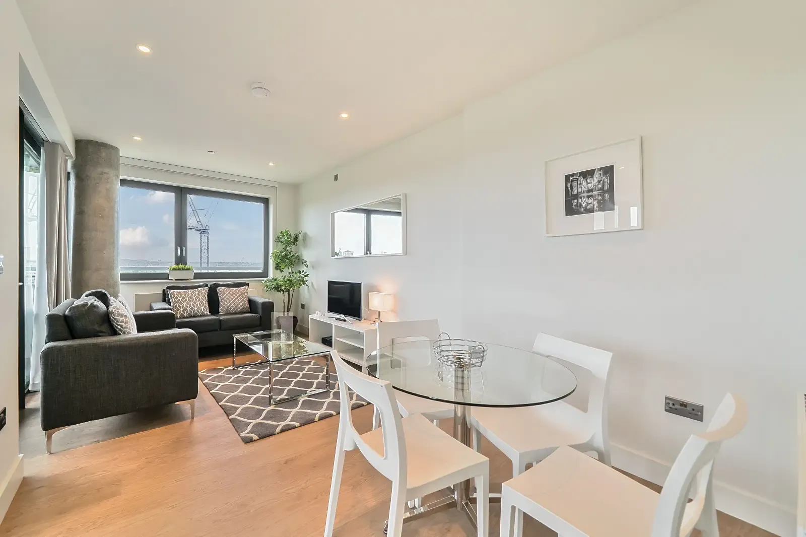 Oasis Way - 1 Bed in 2 Oasis Way, Brent, Wembley, HA9 6FH, United Kingdom - Property image 2 - VivreStays