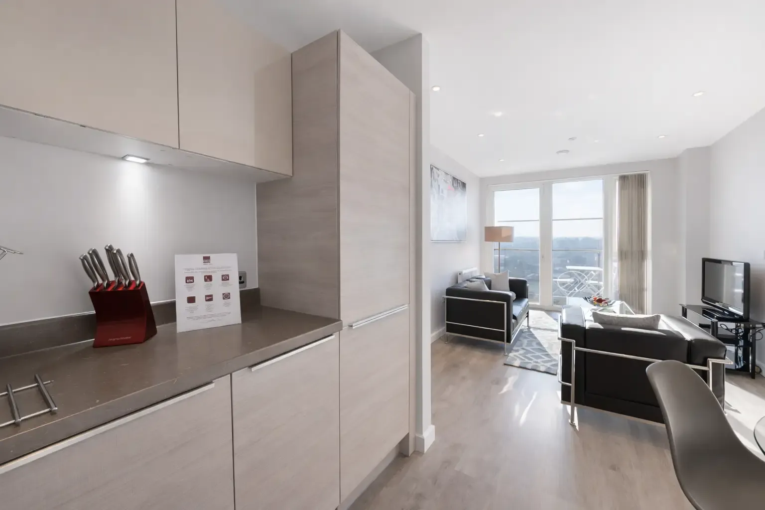 Vertex House - 1 Bed serviced apartment - Croydon - VivreStays