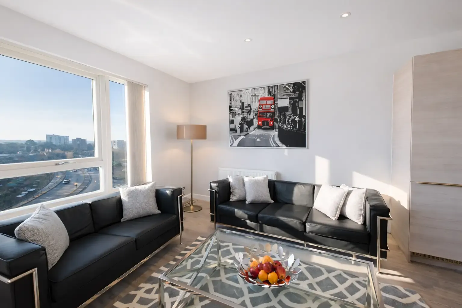 Vertex House - 2 Bed in 2 Wandle Road, Wandsworth, London, SW17 7DW, United Kingdom - Property image 2 - VivreStays