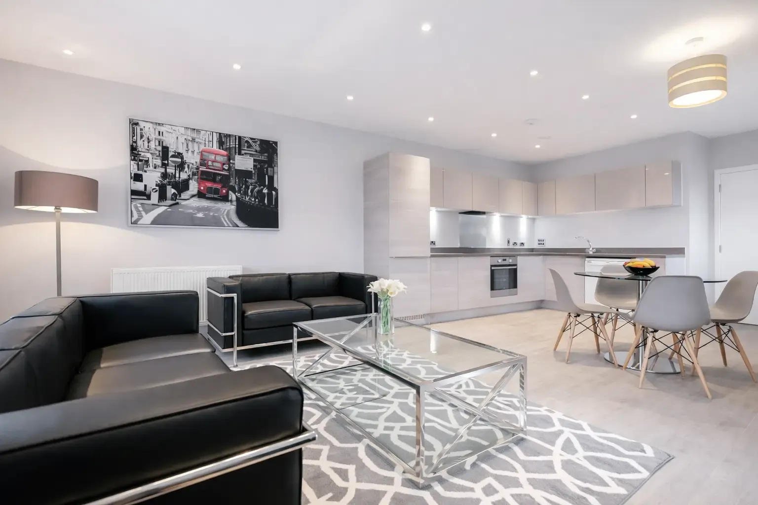 Vertex House - 2 Bed serviced apartment - London - VivreStays