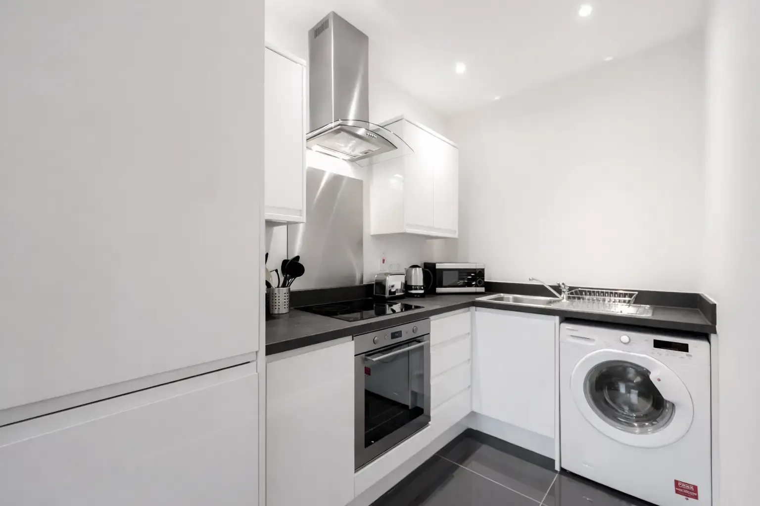 Nouvelle House - 1 Bed in 52 Sutton Court Road, Sutton, SM1 4SL, United Kingdom - Property image 4 - VivreStays