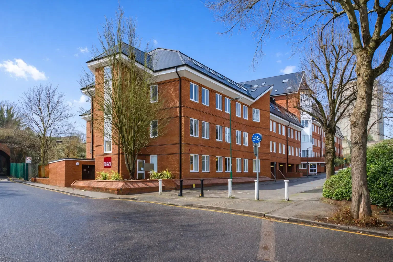 Nouvelle House - 1 Bed in 52 Sutton Court Road, Sutton, SM1 4SL, United Kingdom - Property image 11 - VivreStays