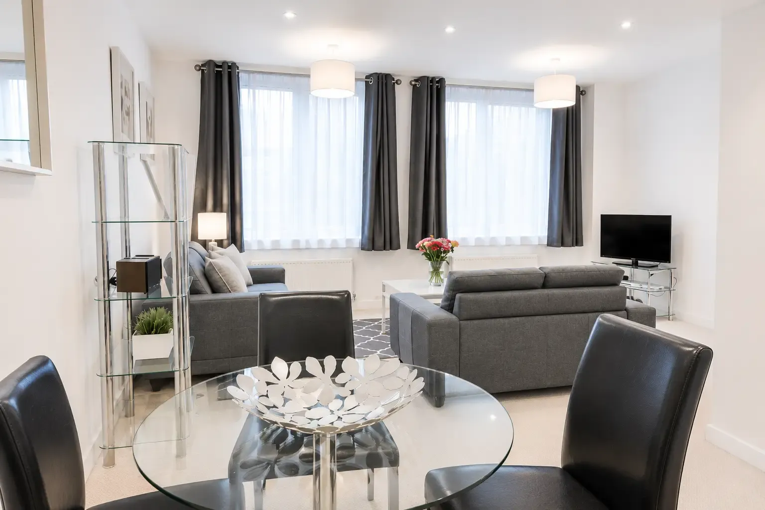 Nouvelle House - 1 Bed in 52 Sutton Court Road, Sutton, SM1 4SL, United Kingdom - Property image 2 - VivreStays