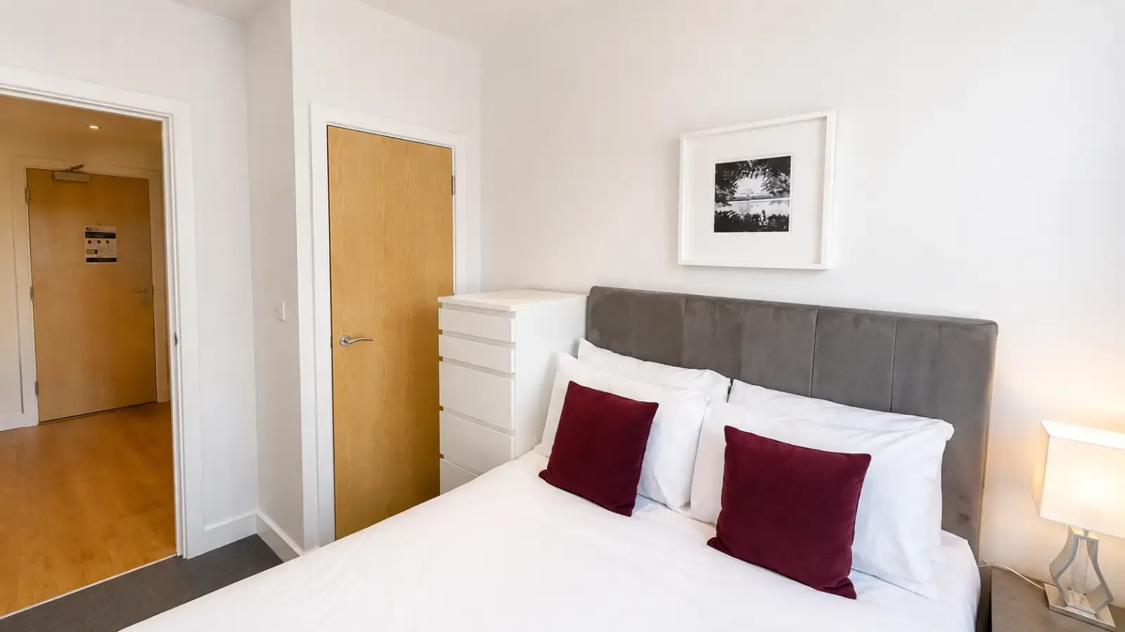 Nouvelle House - 2 Bed in 52 Sutton Court Road, Sutton, SM1 4SL, United Kingdom - Property image 9 - VivreStays