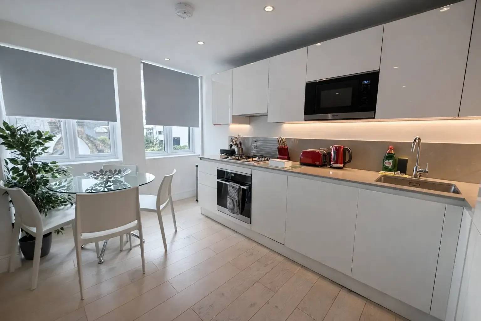 Walpole Court - Studio in W5 5ED - Property image 3 - VivreStays