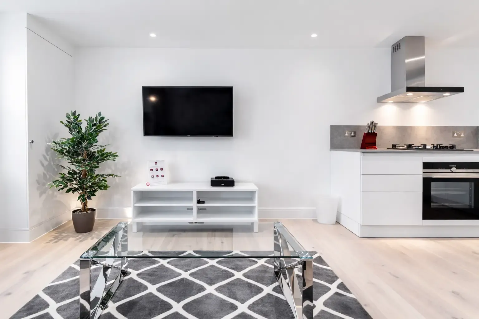 Walpole Court - 1 Bed in 2 Ealing Green, W5 5QS - Property image 3 - VivreStays