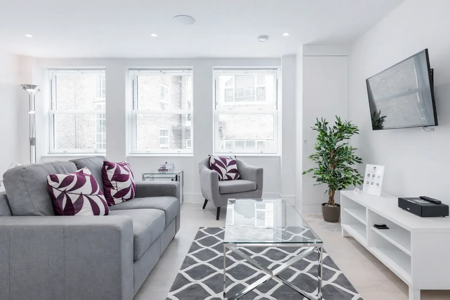 Walpole Court - 1 Bed serviced apartment - London - VivreStays