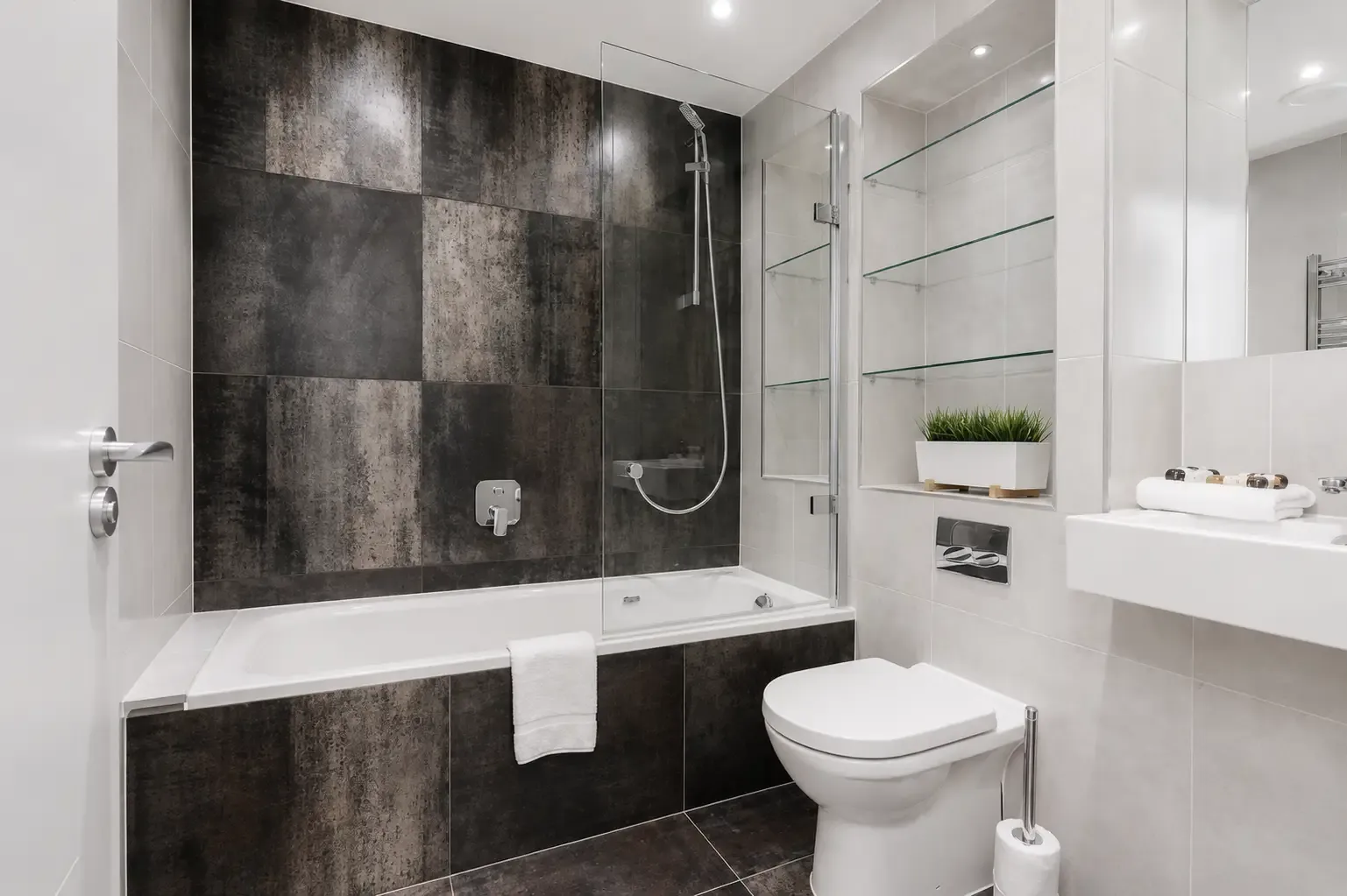 Walpole Court - 2 Bed in W5 5ED - Property image 17 - VivreStays