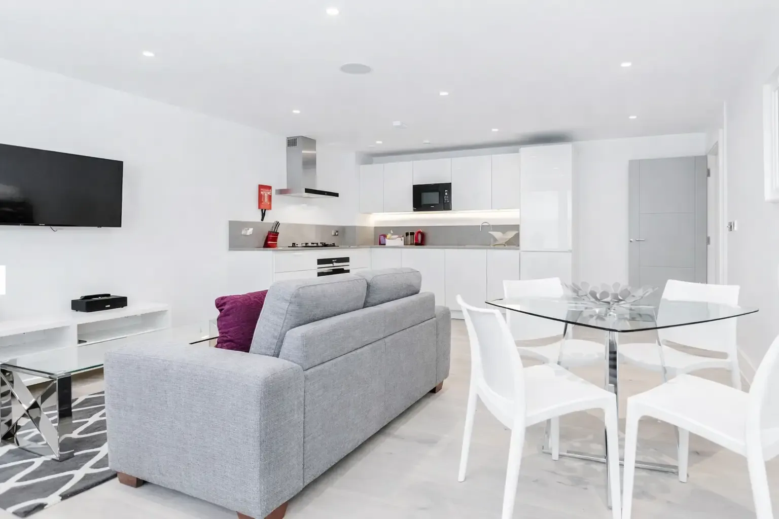 Walpole Court - 2 Bed in W5 5ED - Property image 4 - VivreStays