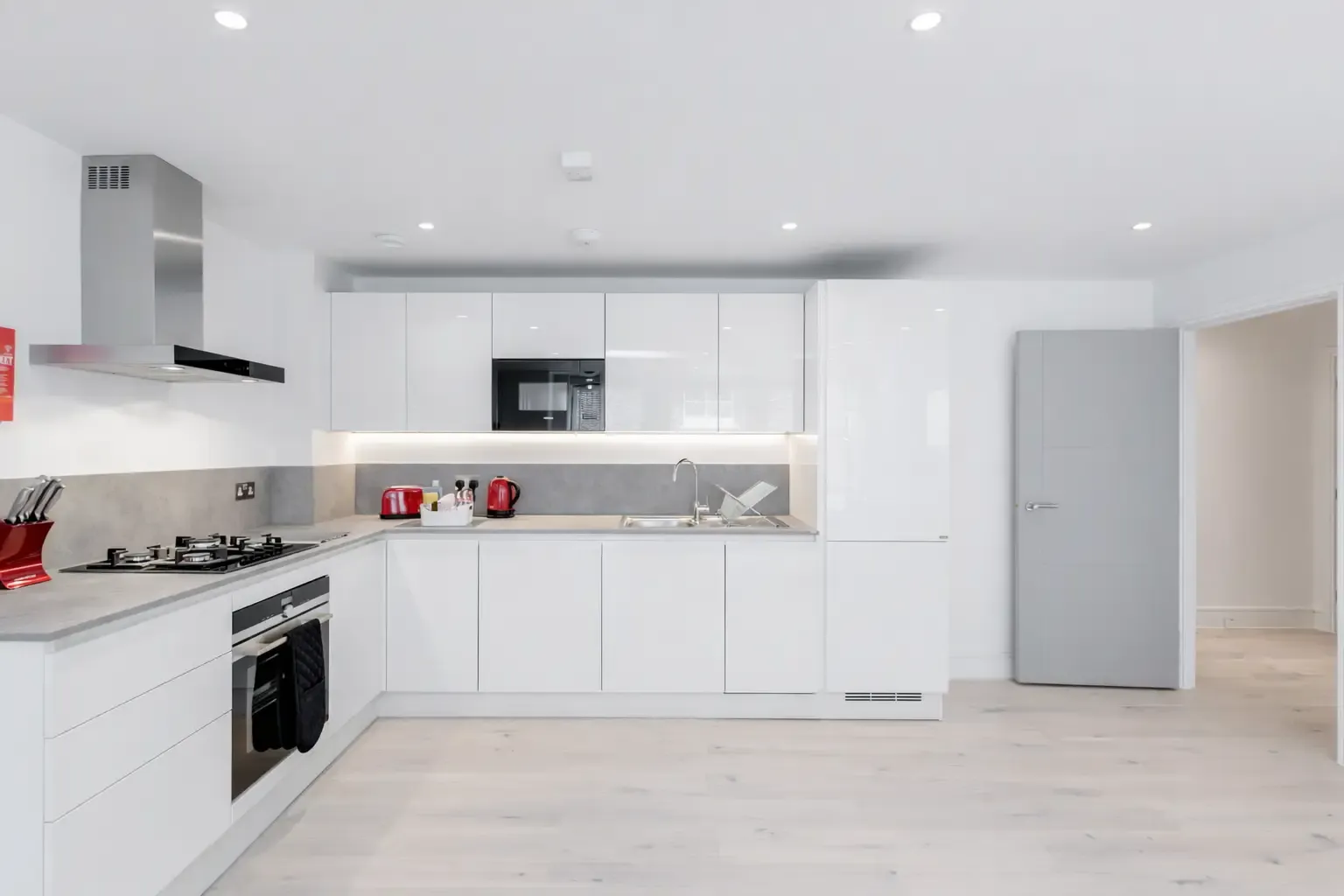 Walpole Court - 2 Bed in W5 5ED - Property image 8 - VivreStays