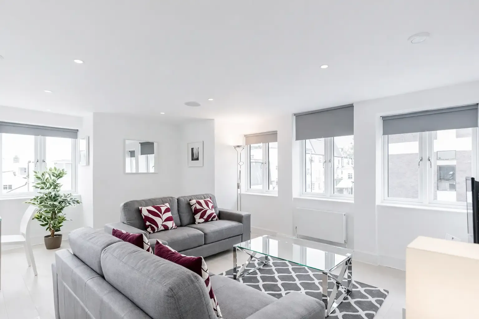 Walpole Court - 3 Bed in W5 5ED - Property image 2 - VivreStays