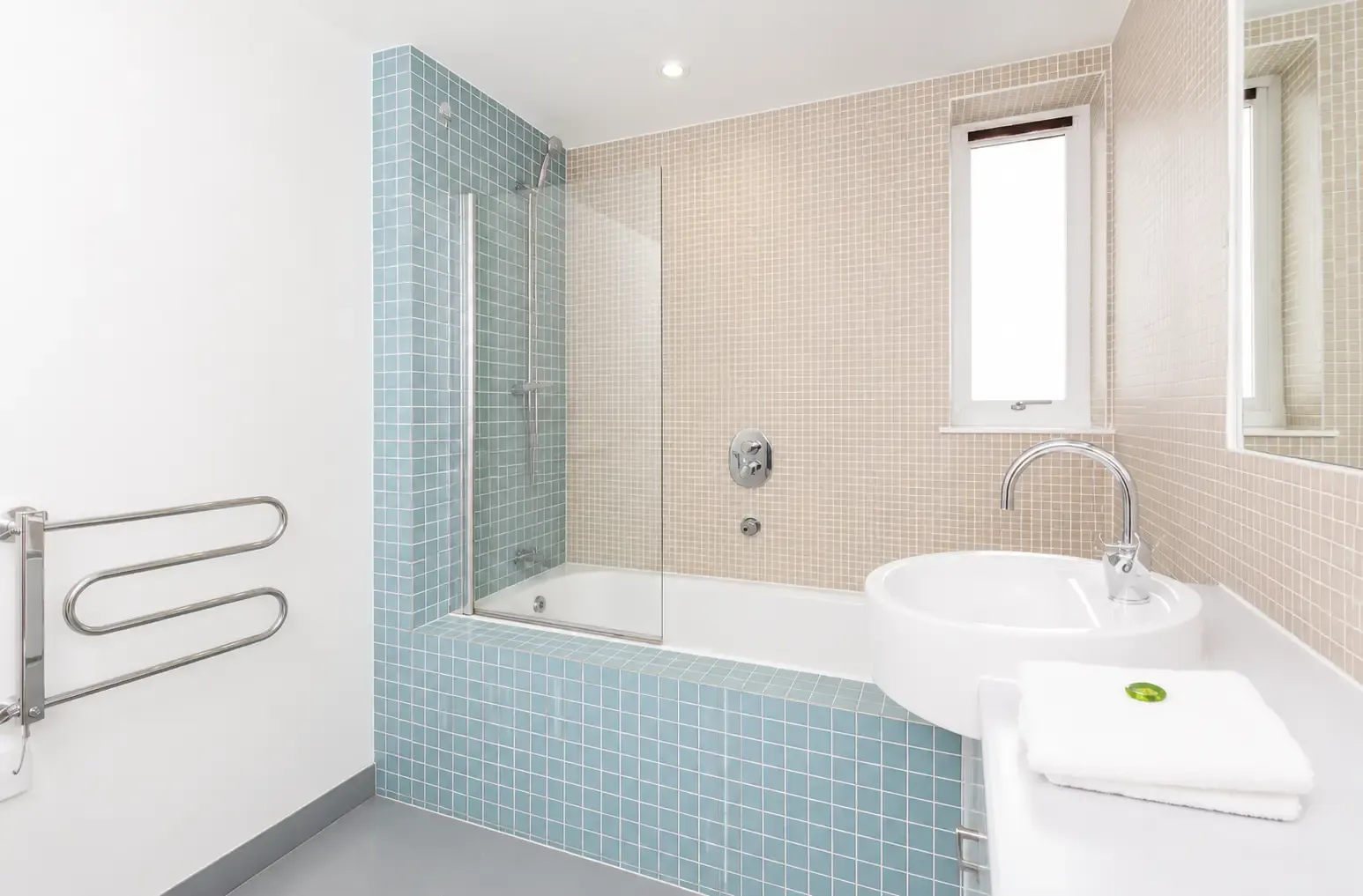Kew Bridge Court - 2 Bed in W4 3AF - Property image 15 - VivreStays