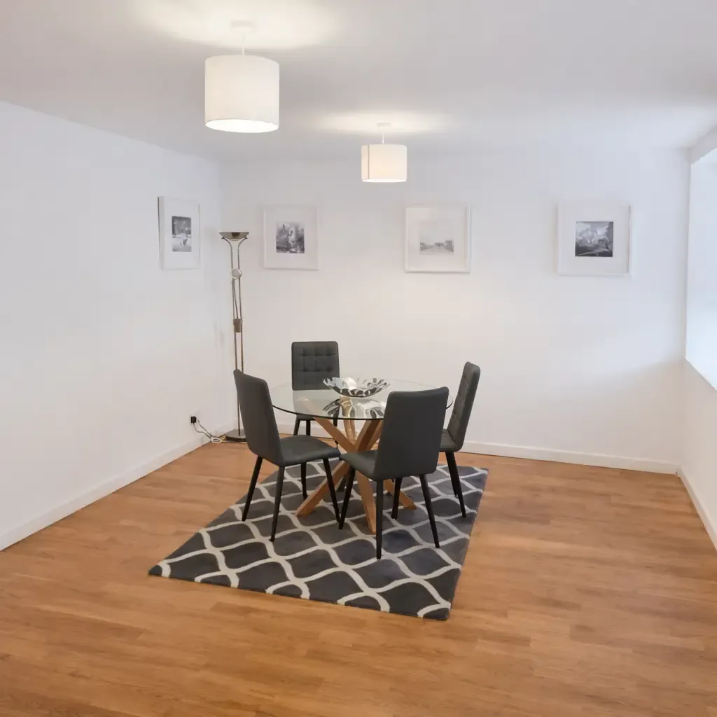 Kew Bridge Court - 2 Bed in W4 3AF - Property image 4 - VivreStays