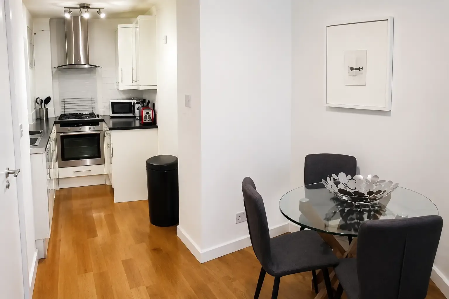 Kew Bridge Court - 2 Bed in W4 3AF - Property image 7 - VivreStays