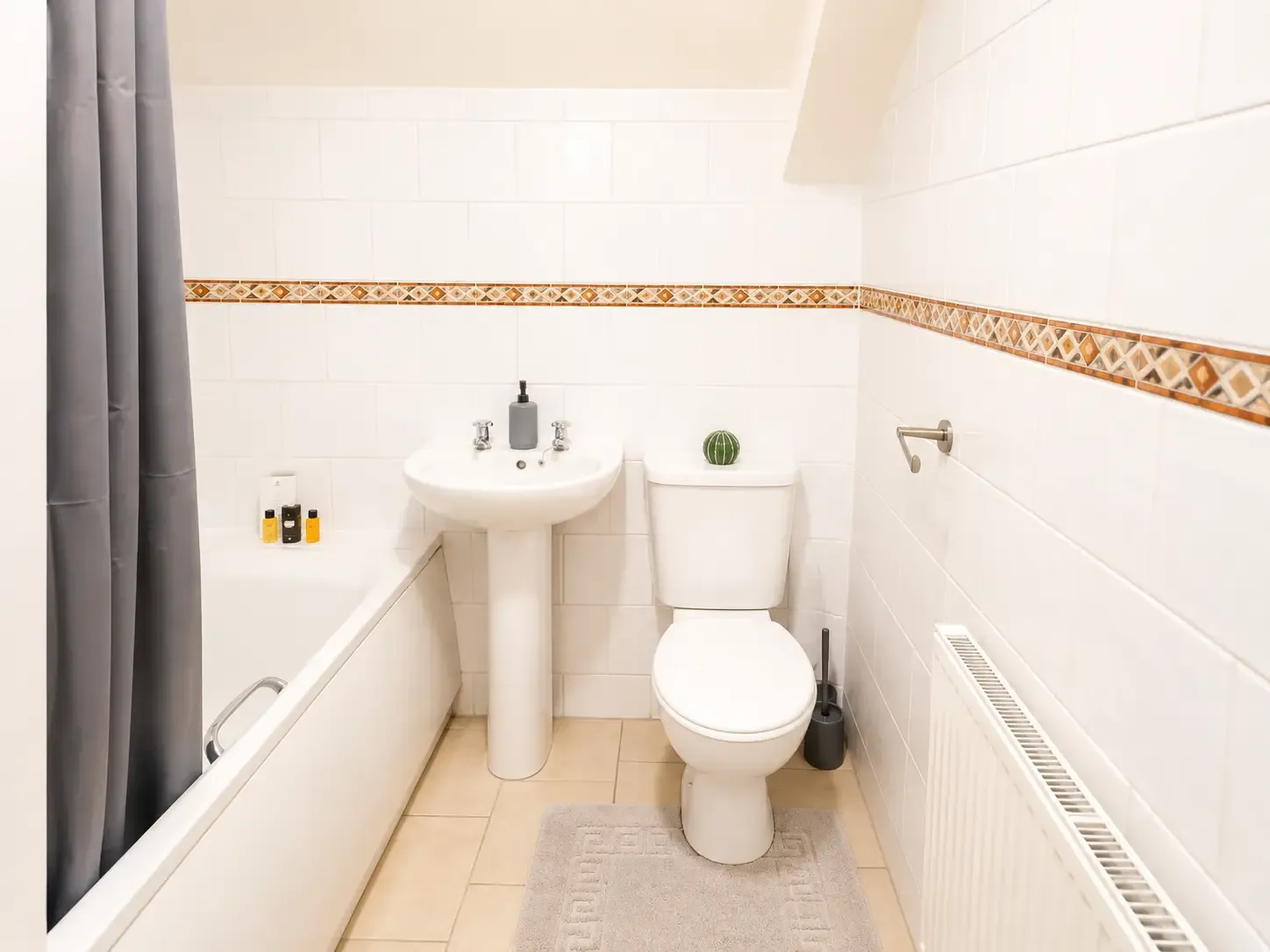The Shed - Cosy 2-bed flat with free parking in 60a Woodville Road, CF24 4EB - Property image 4 - VivreStays