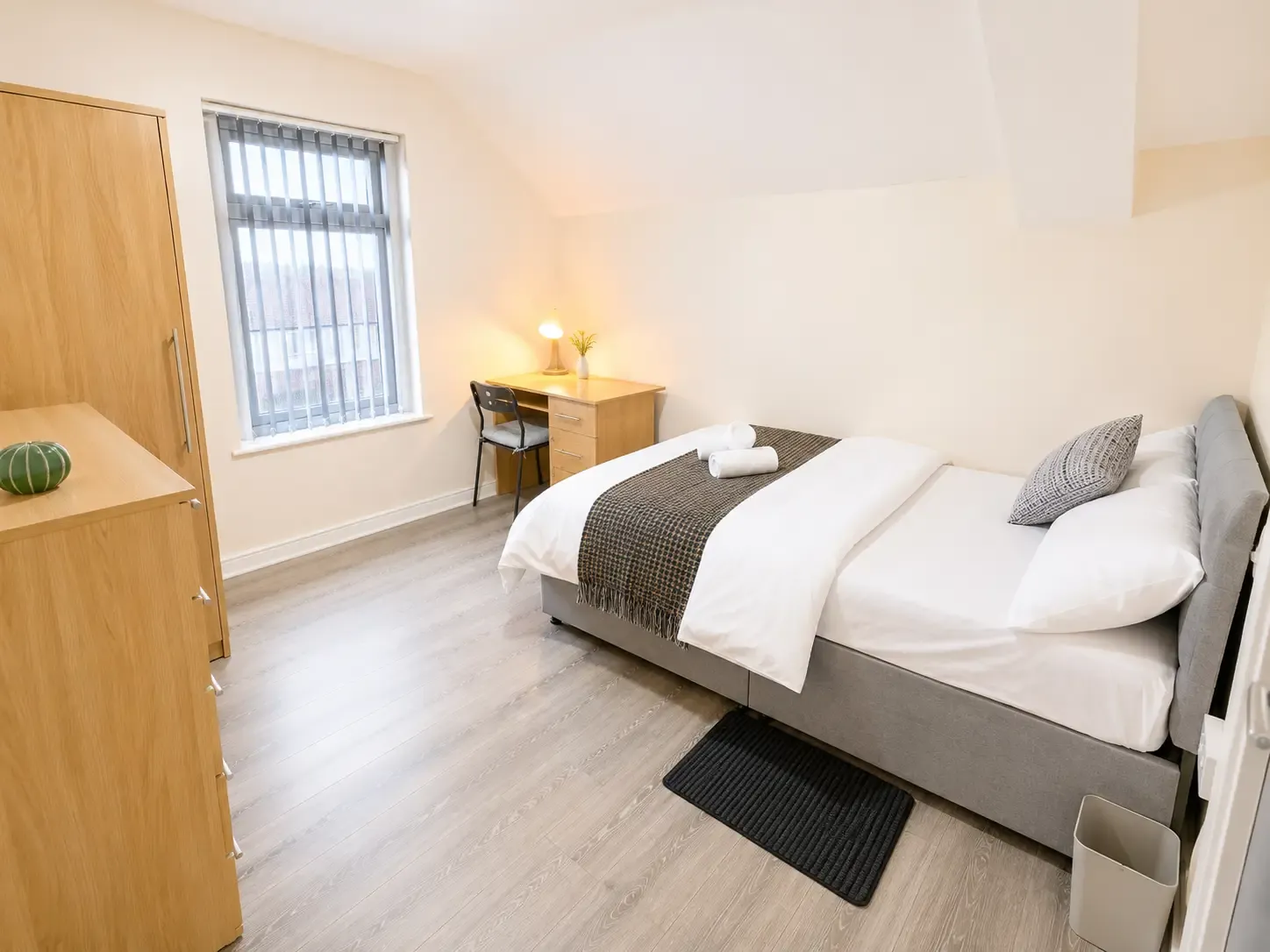 The Shed - Cosy 2-bed flat with free parking in 60a Woodville Road, CF24 4EB - Property image 9 - VivreStays
