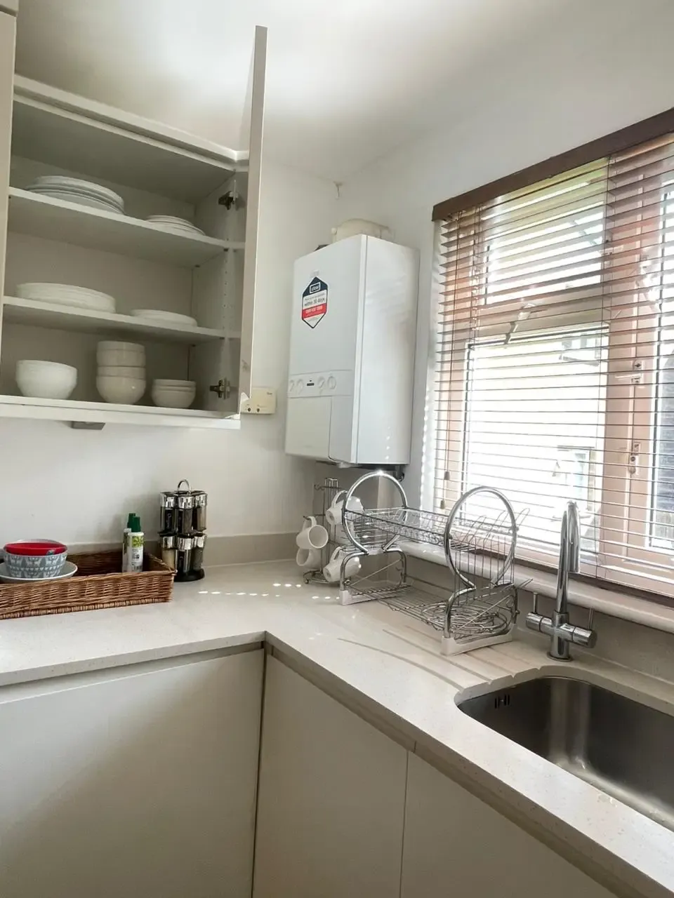 Stylish 2 Bedroom Apartment in Bradford City Center with Free Parking in Avenham Way 10 - Property image 19 - VivreStays