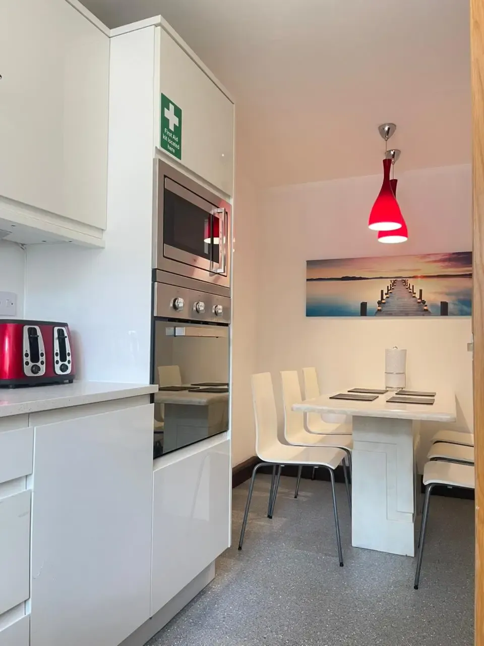 Stylish 2 Bedroom Apartment in Bradford City Center with Free Parking in Avenham Way 10 - Property image 21 - VivreStays