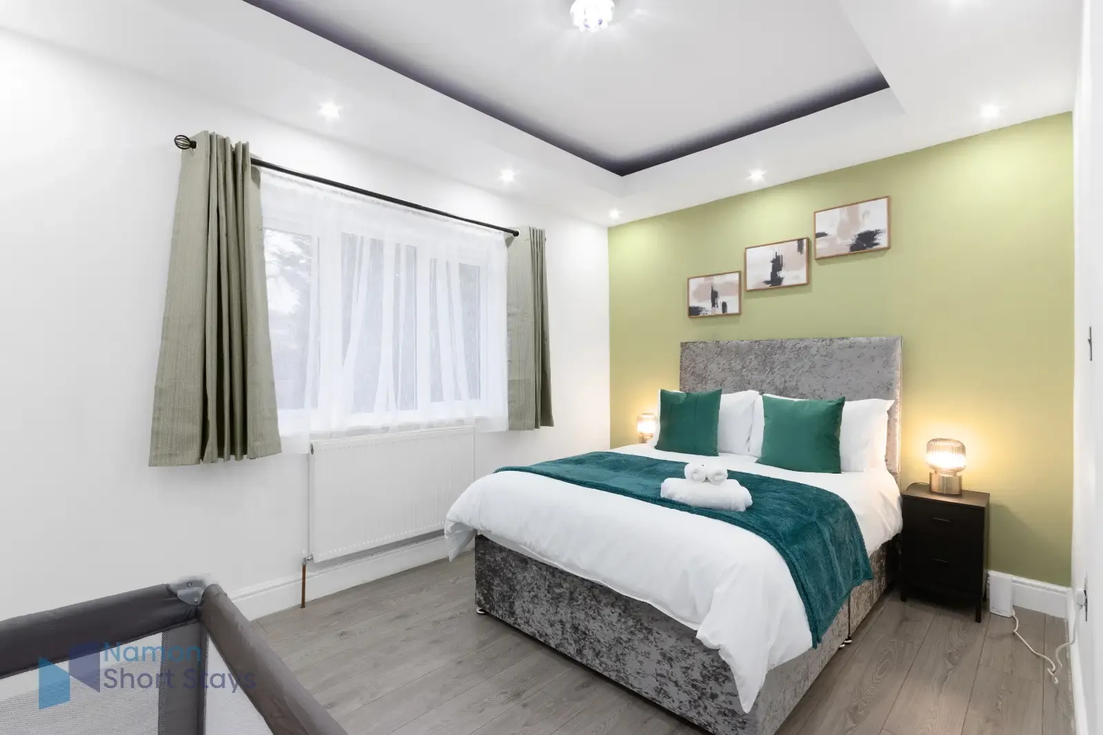 View Large Comfy 4BR, Ideal for Workers, FREE Parking Large Comfy 4BR, Ideal for Workers, FREE Parking serviced apartment - Coulsdon - VivreStays