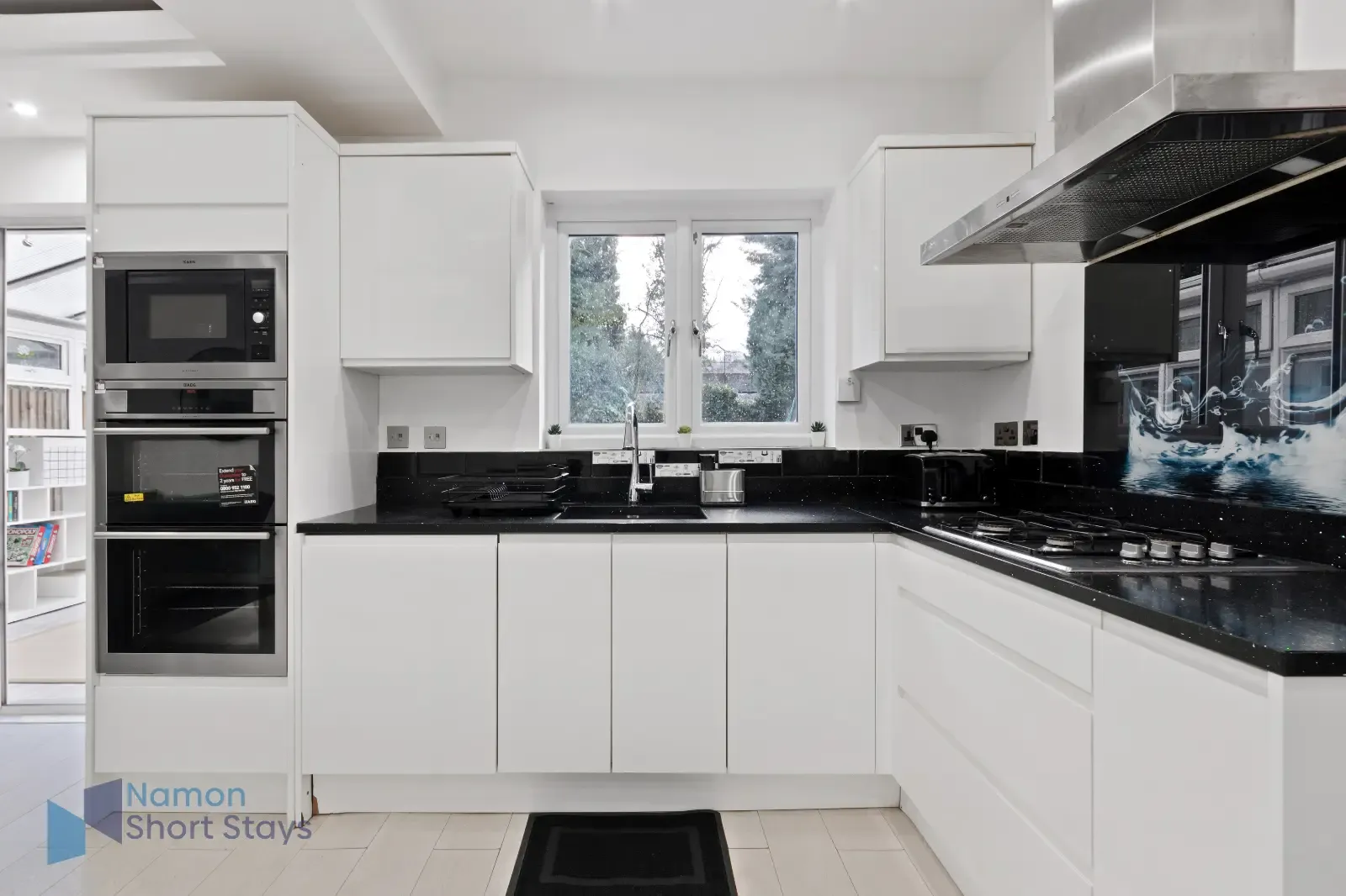 Large Comfy 4BR, Ideal for Workers, FREE Parking in 84 Windermere Road, CR5 2JB - Property image 12 - VivreStays