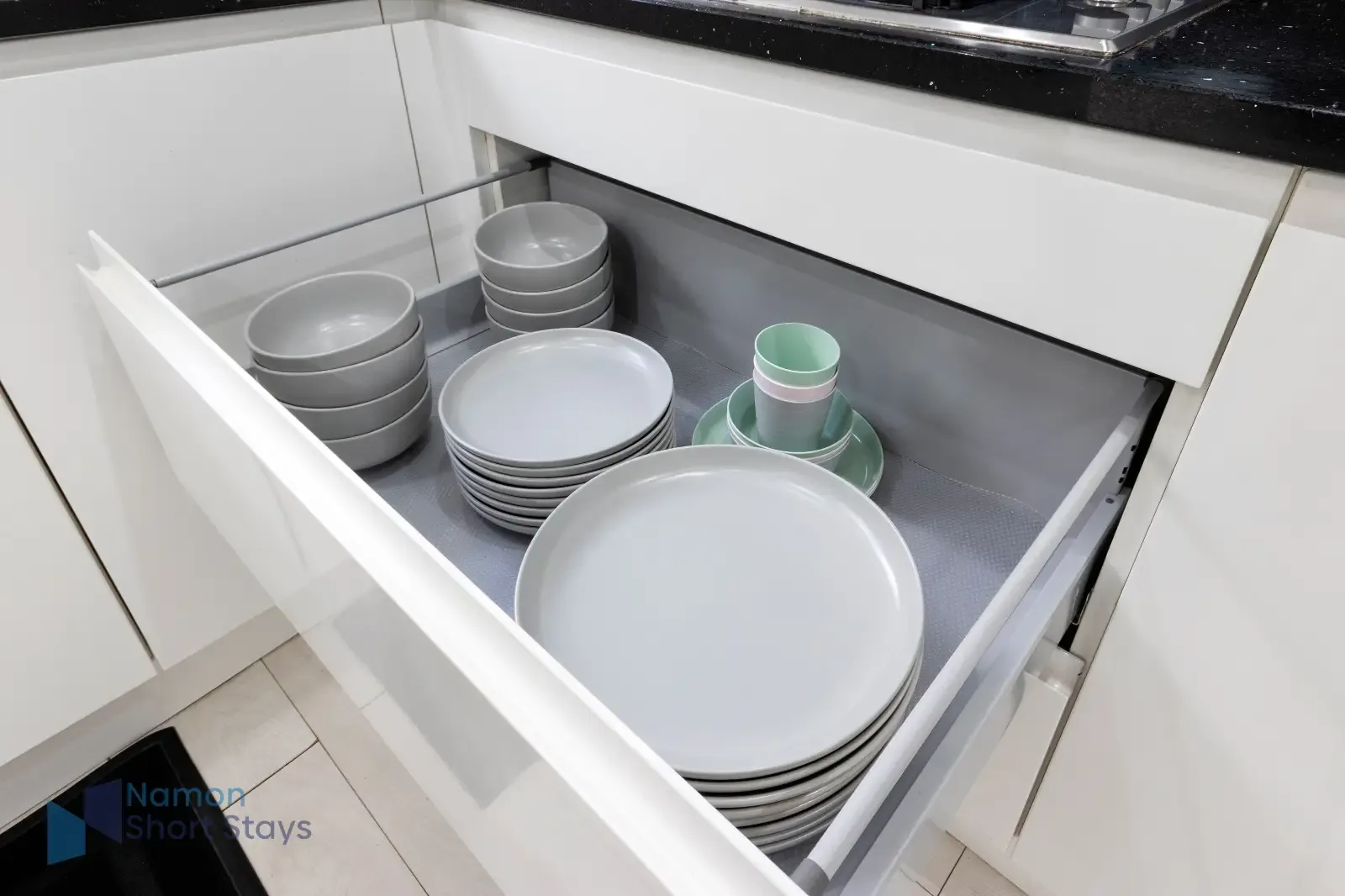 Large Comfy 4BR, Ideal for Workers, FREE Parking in 84 Windermere Road, CR5 2JB - Property image 21 - VivreStays