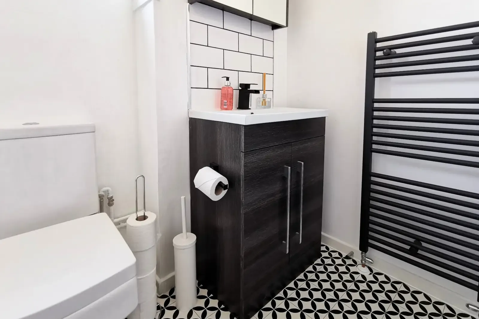 Clayton House serviced apartment - UK - VivreStays