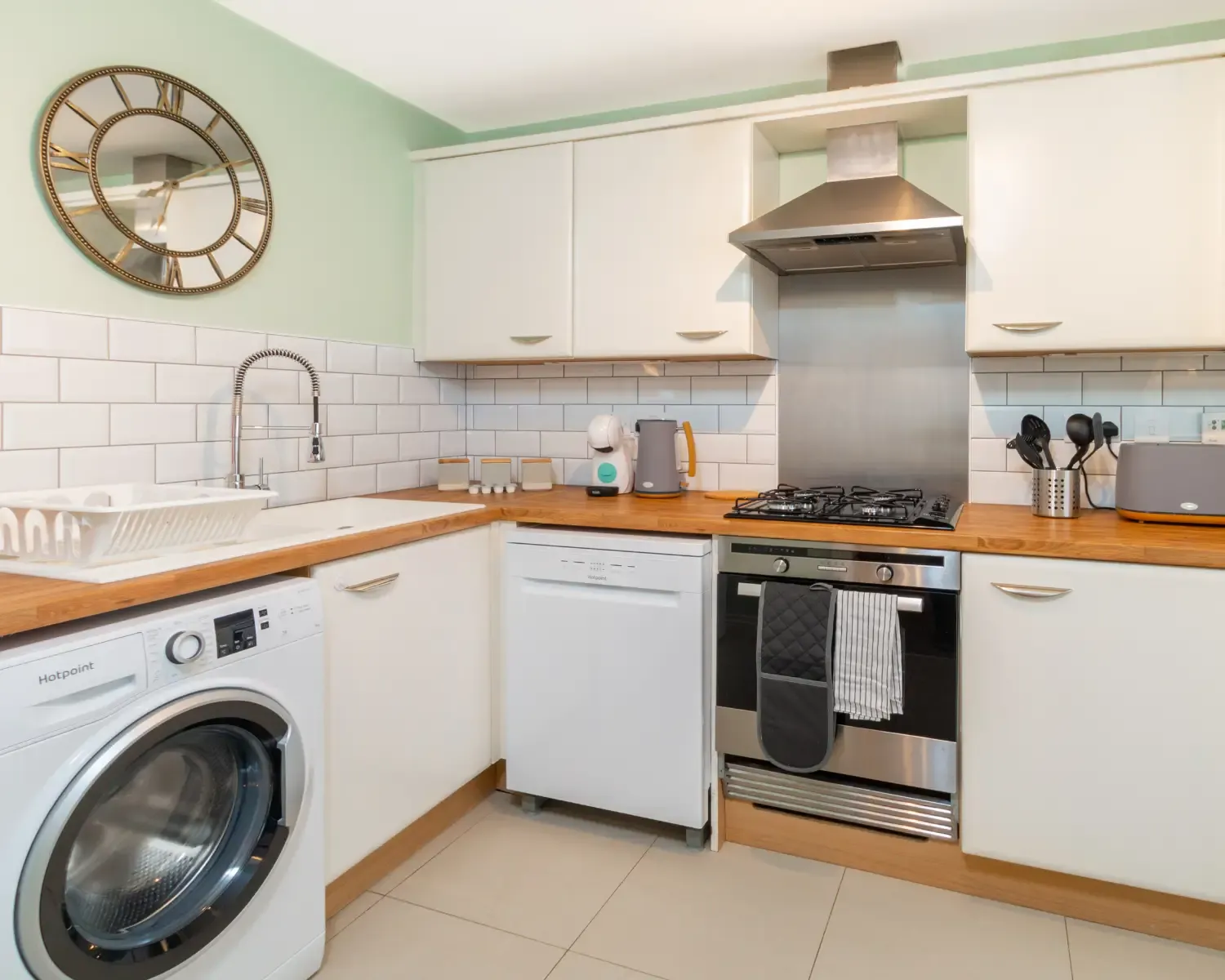 Westlake Serviced Accommodation in 459 West Lake Avenue, Peterborough, PE7 8HQ, United Kingdom - Property image 9 - VivreStays