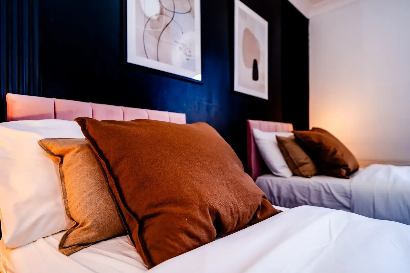 4-Bed Sleeps 10| City Centre - Insurance Relocators & Contractors Welcome in ME14 2SH - Property image 16 - VivreStays