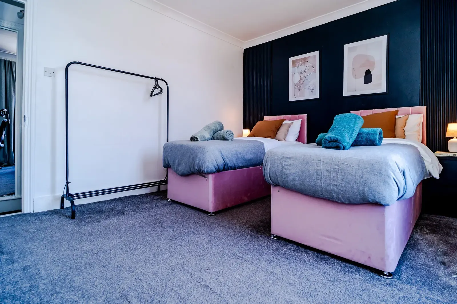 4-Bed Sleeps 10| City Centre - Insurance Relocators & Contractors Welcome in ME14 2SH - Property image 15 - VivreStays