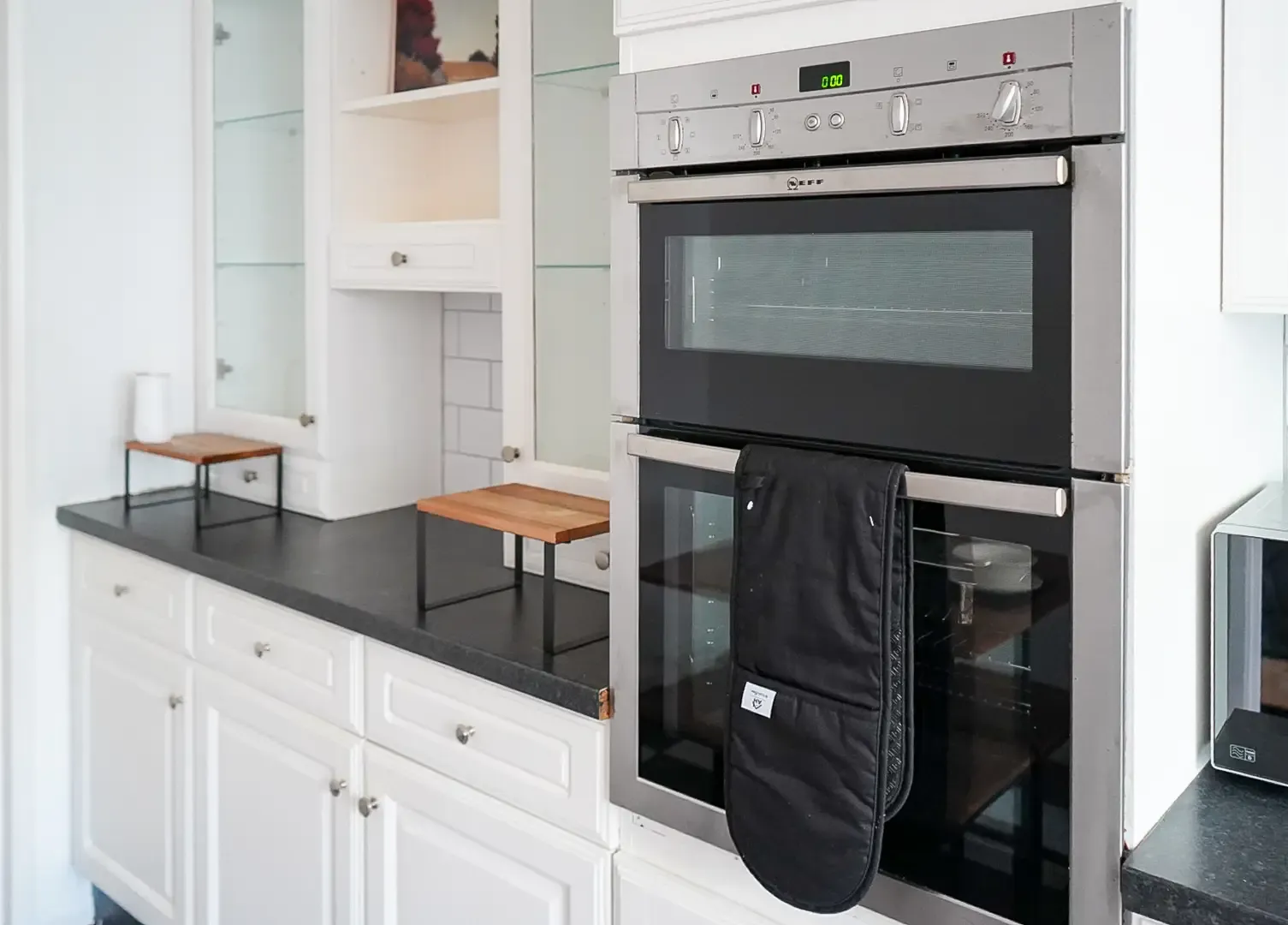 Executive 4-BR Residence with Private Parking – Putney Heath, London in 4 Divis Way, SW15 5DG - Property image 6 - VivreStays