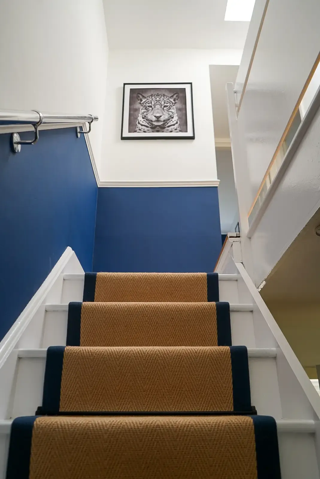 Executive 4-BR Residence with Private Parking – Putney Heath, London in 4 Divis Way, SW15 5DG - Property image 9 - VivreStays