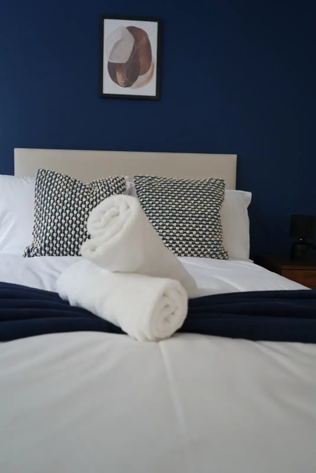 Executive 4-BR Residence with Private Parking – Putney Heath, London in 4 Divis Way, SW15 5DG - Property image 15 - VivreStays